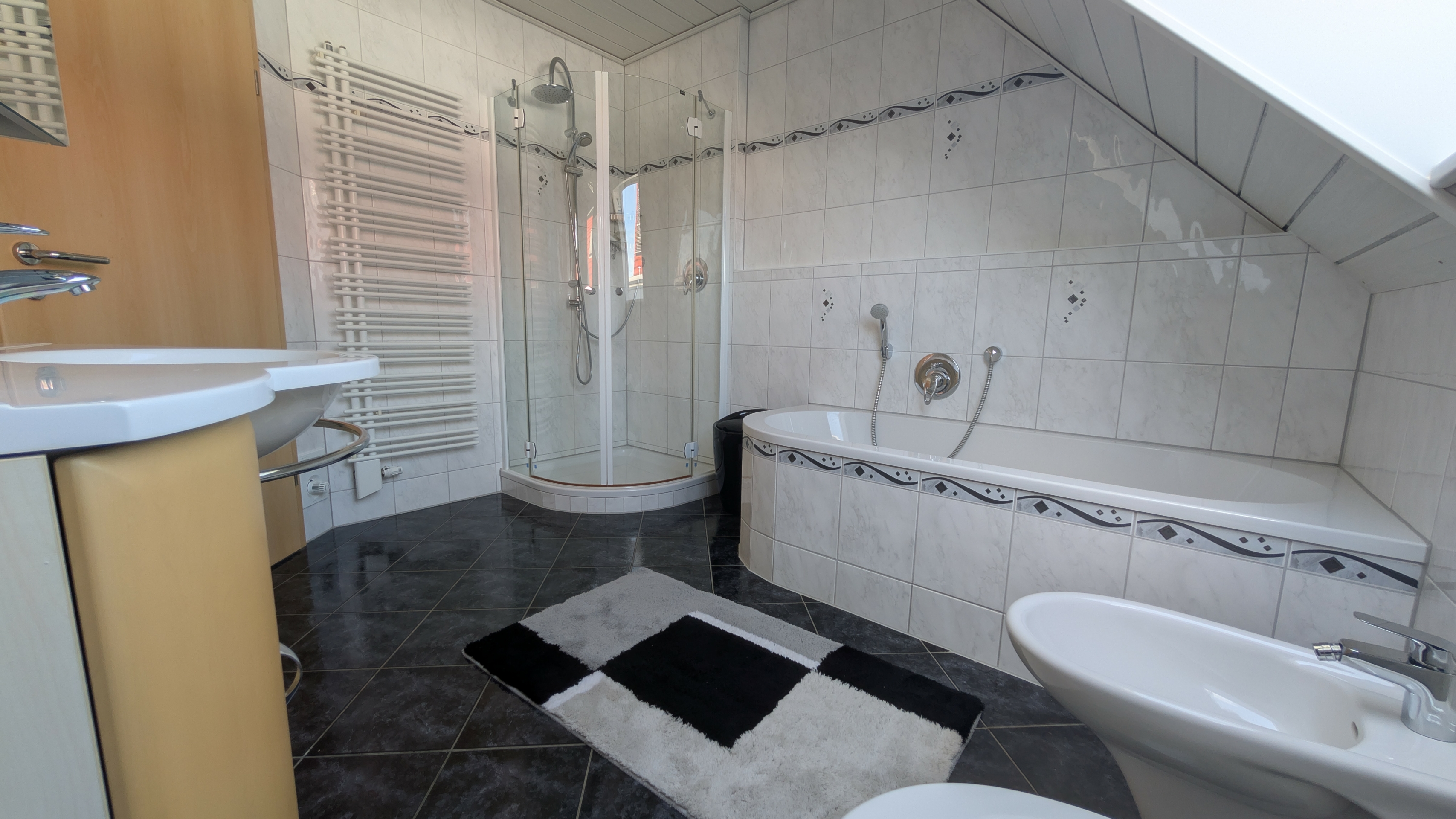OG Badezimmer 1
